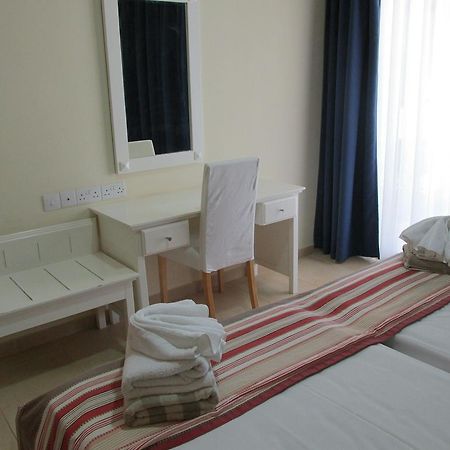 Royal Blue Hotel & Spa Geroskipou エクステリア 写真