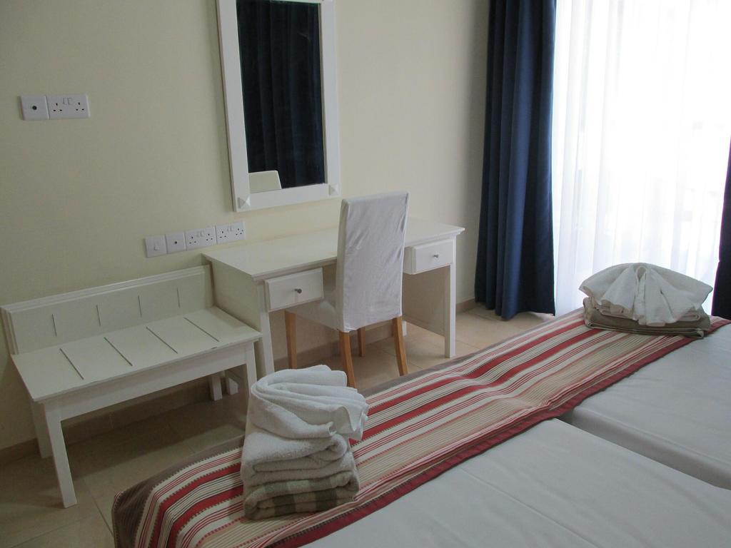 Royal Blue Hotel & Spa Geroskipou エクステリア 写真